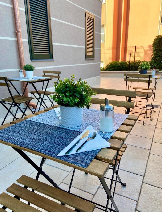 Floridida Rooms & Breakfast Marina dʼMarina dʼAndora Dış mekan fotoğraf